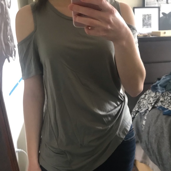 Saks Fifth Avenue short sleeve cold shoulder top - Picture 2 of 4